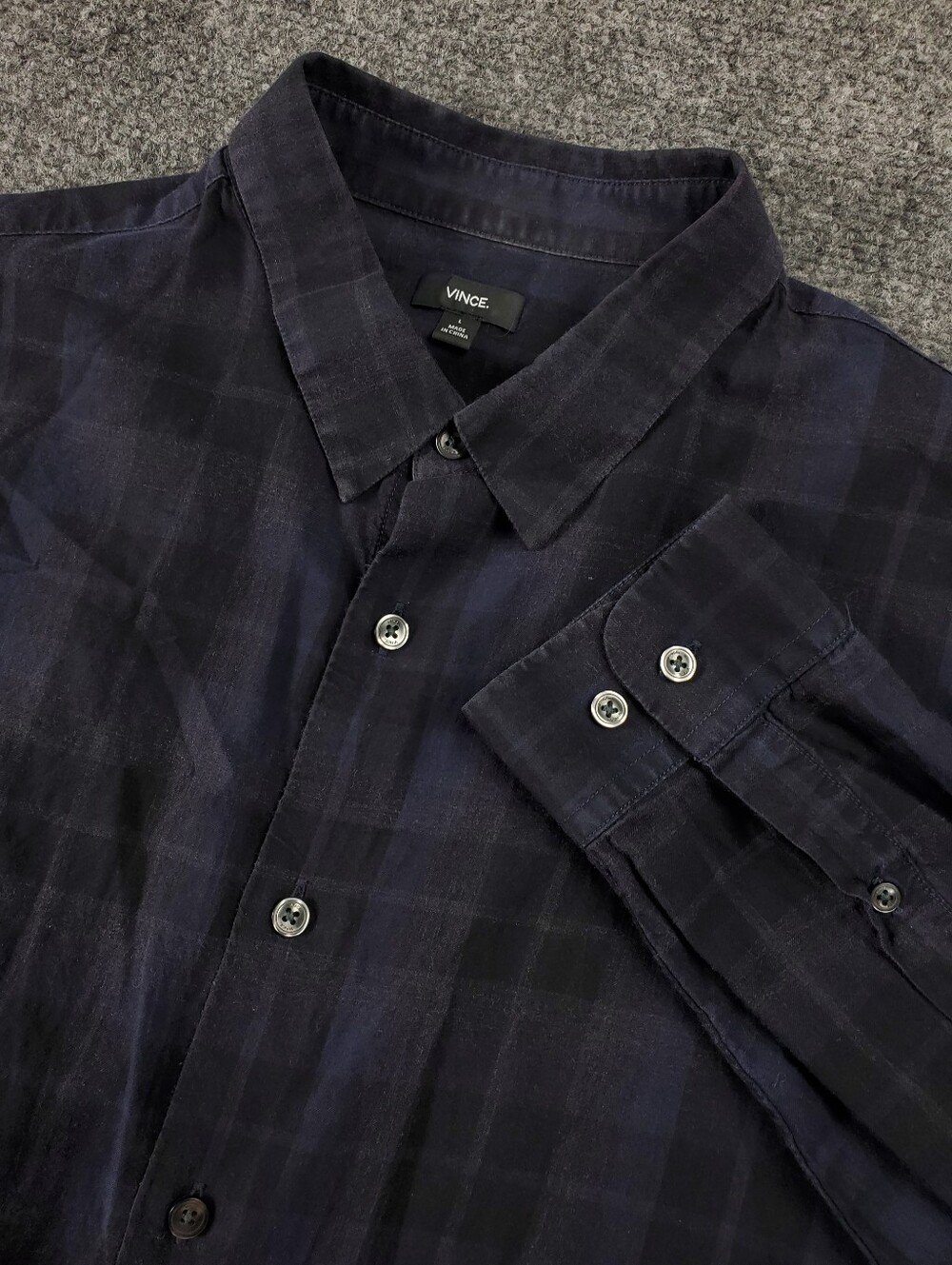Vince Flannel Button Up Shirt Large Navy Charcoal Tartan Plaid Long Sleeve